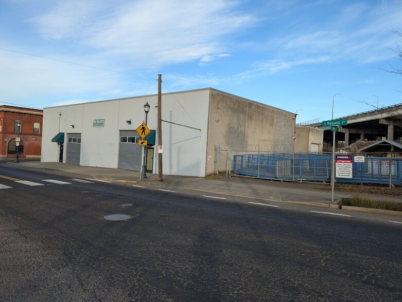 More Photos Of 651 N Russell St, Portland Industrial For Lease