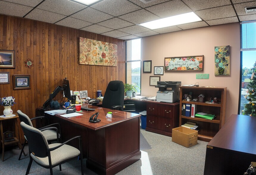 More Photos Of 630 S Minnesota Ave, Sioux Falls Office For Sale