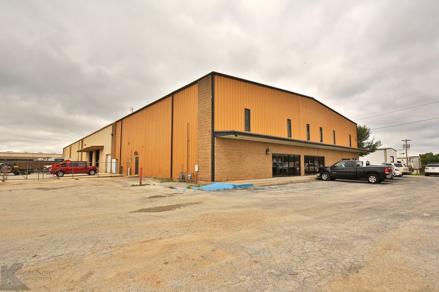 More Photos Of 4650 S Treadaway Blvd, Abilene Light Distribution For Lease
