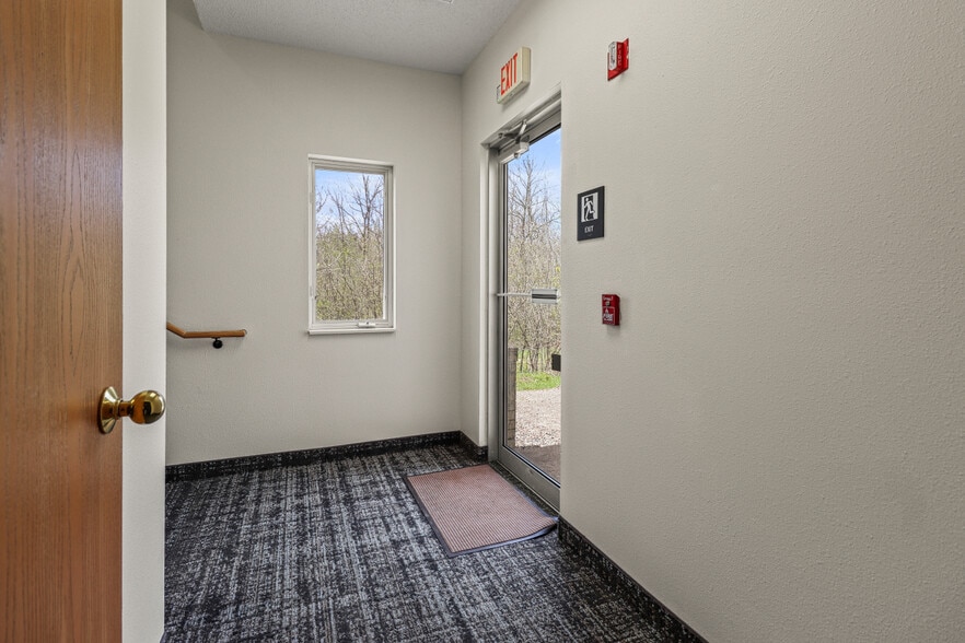 More Photos Of 726 S Lake Ave, Phillips Hotel For Sale