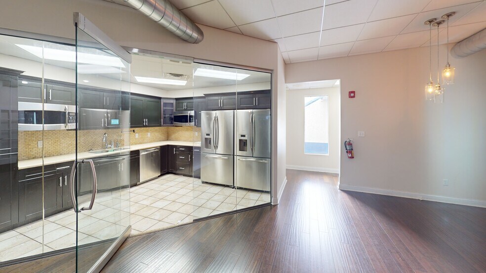 More Photos Of 5118 N 56th St, Tampa Office For Lease