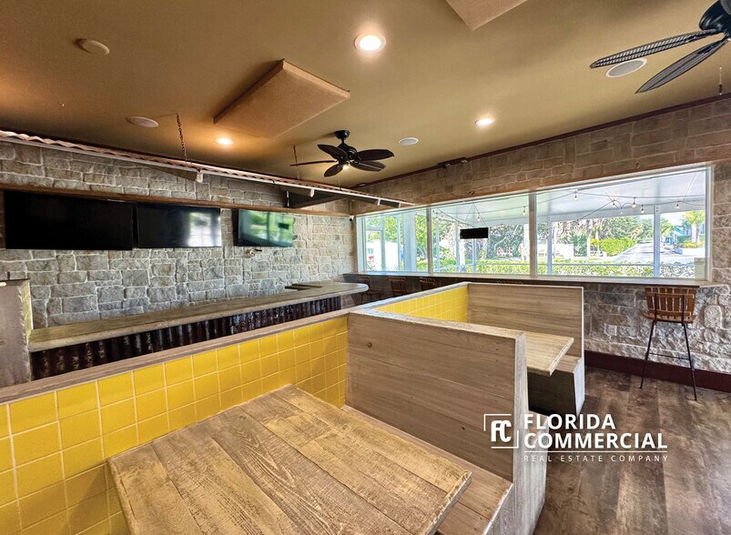 More Photos Of 796 NE Dixie Hwy, Jensen Beach Restaurant For Sale