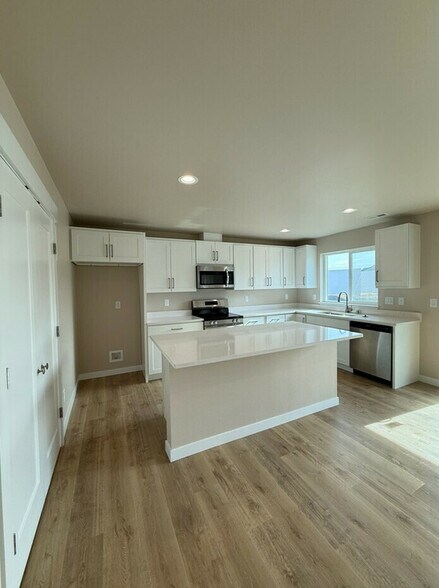 More Photos Of , Moses Lake Multifamily For Sale