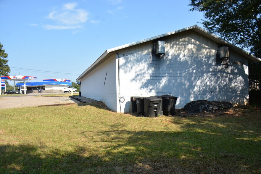 More Photos Of 43 County Road 17, Enterprise Showroom For Sale