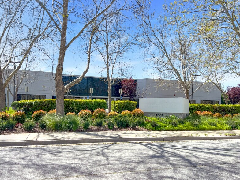 More Photos Of 5729 Fontanoso Way, San Jose Research And Development For Lease