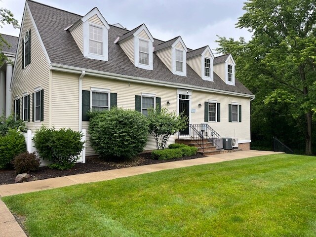 More Photos Of 255 Park Pl, Chagrin Falls Loft Creative Space For Lease