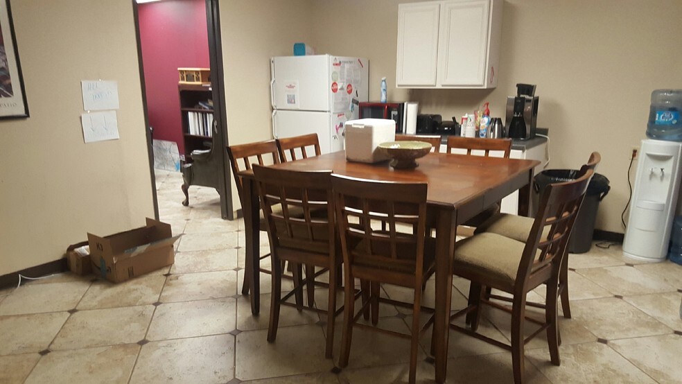 More Photos Of 606 Rollingbrook Dr, Baytown Medical For Lease