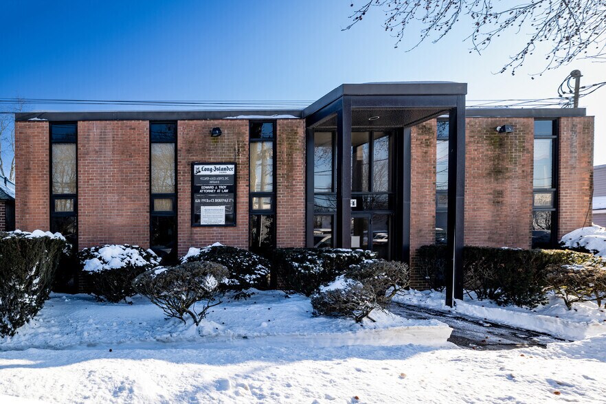 More Photos Of 44 Broadway, Greenlawn Office For Lease