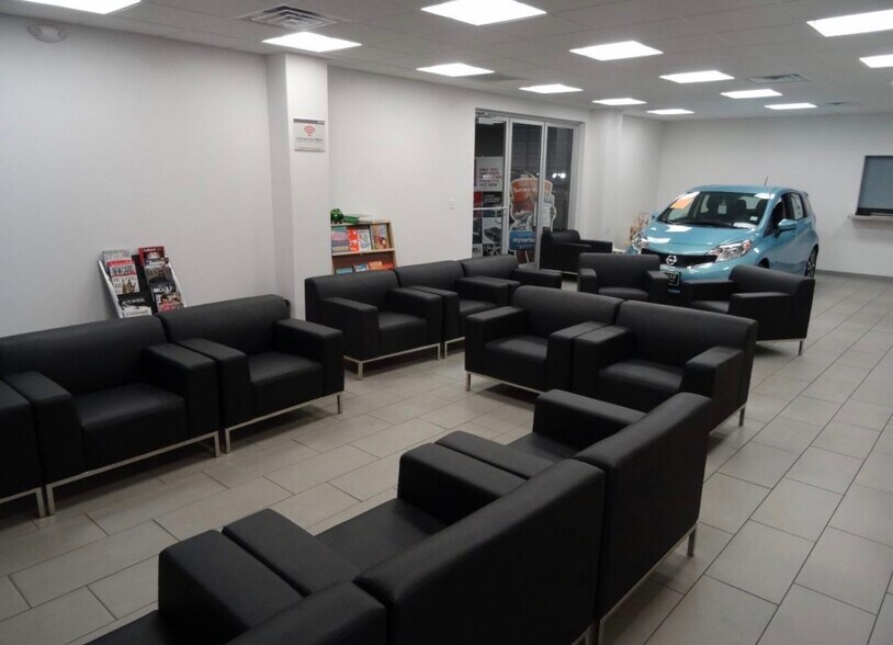 More Photos Of 813 S Parkway St, Corinth Auto Dealership For Sale