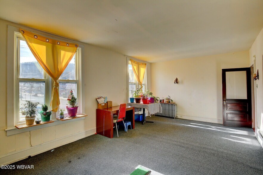 More Photos Of 32 W Southern Ave, Williamsport General Retail For Sale