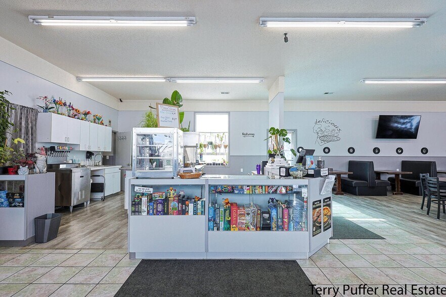 More Photos Of 246 Division St, Hesperia Restaurant For Sale