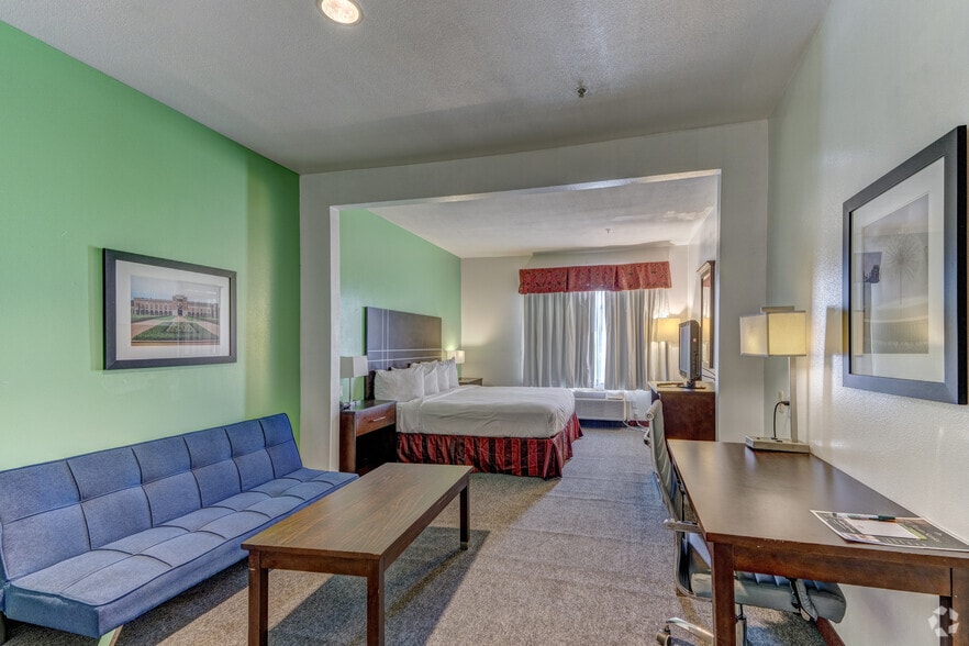 More Photos Of 9050 Mills Rd, Houston Hotel For Sale