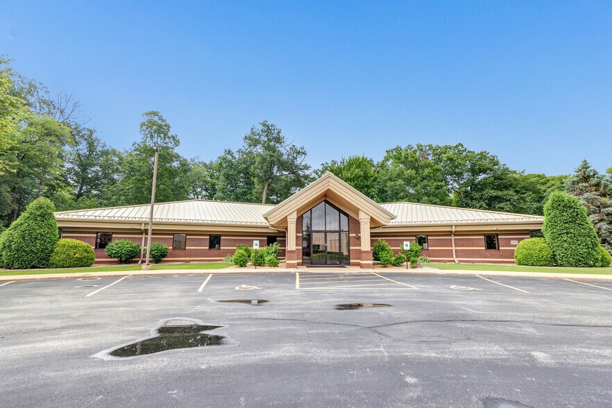 More Photos Of 2980 Walker Dr, Green Bay Office For Sale