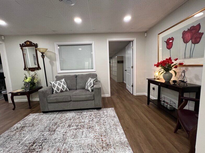 More Photos Of 1522 Oakhurst Dr, Charleston Office For Sale