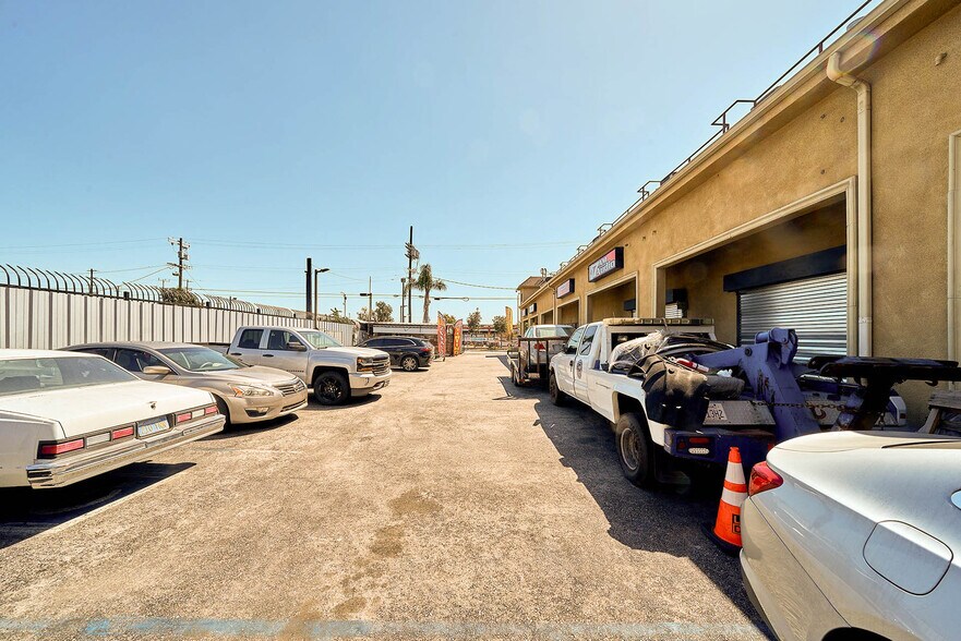 More Photos Of 1833 E Vernon Ave, Los Angeles General Retail For Sale