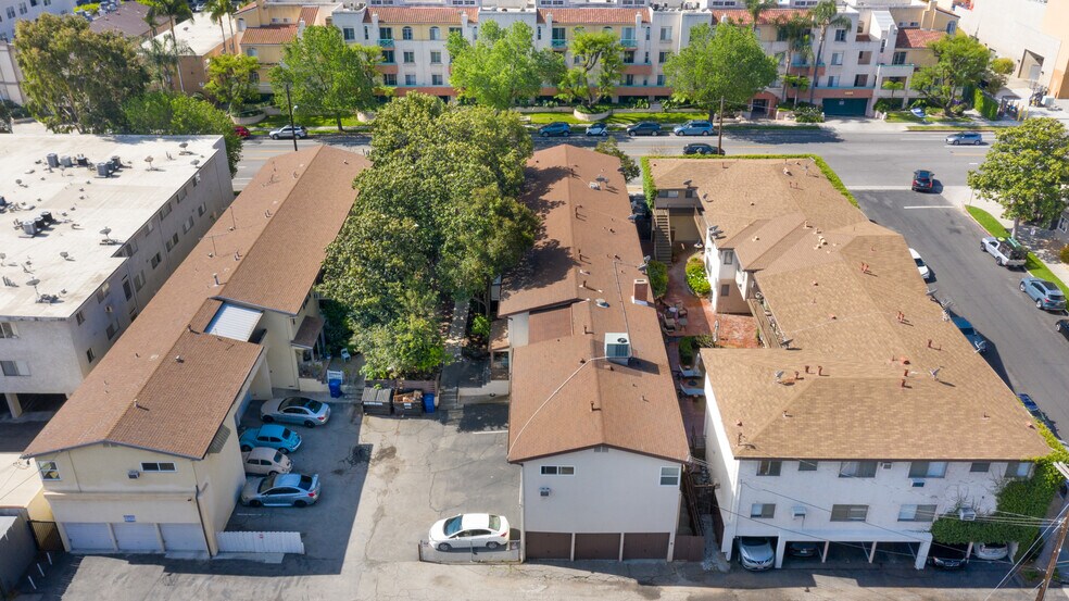 More Photos Of 14007 Moorpark St, Sherman Oaks Apartments For Sale