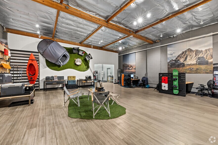 More Photos Of 29360-29370 Roadside Dr, Agoura Hills Flex For Lease