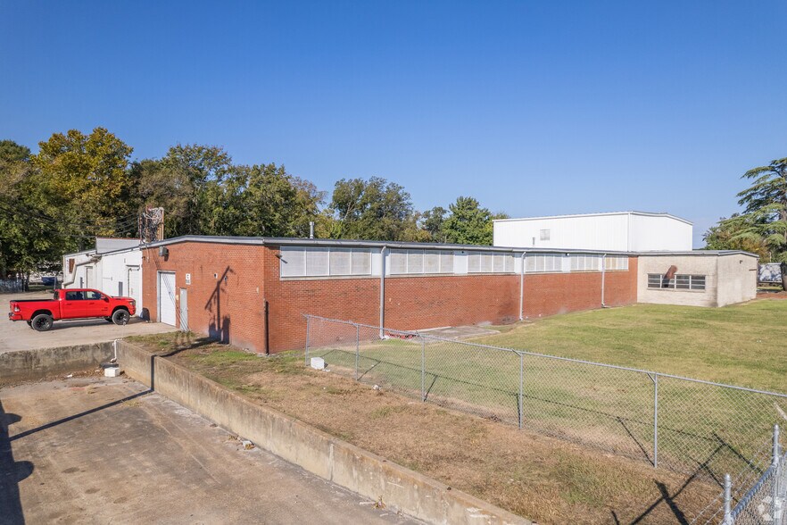 More Photos Of 900 Broad St, Portsmouth Warehouse For Sale