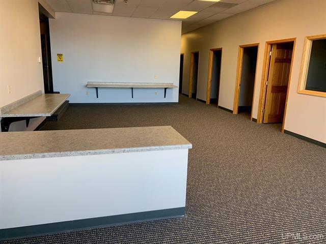 More Photos Of 901 Razorback Dr, Houghton Storefront For Sale