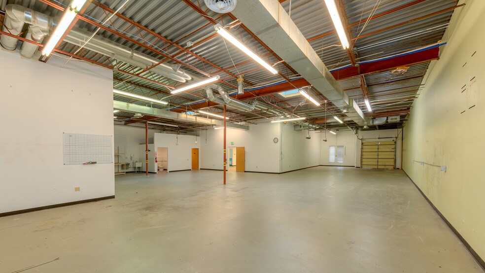 More Photos Of 530 Compton St, Broomfield Flex For Lease