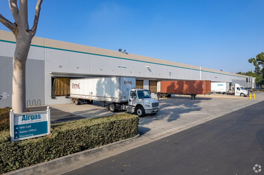 More Photos Of 2225 Workman Mill Rd, City Of Industry Warehouse For Lease