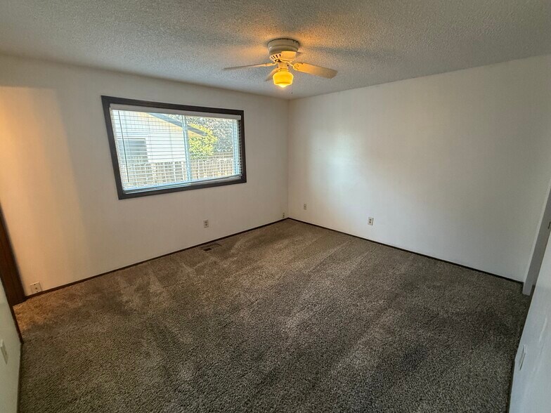 More Photos Of 3321-3323 SE 12th St, Gresham Apartments For Sale