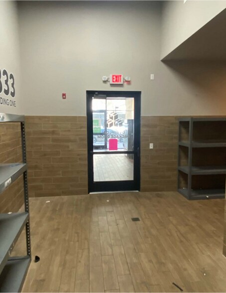 More Photos Of 1333 Shore District Dr, Austin Apartments For Lease