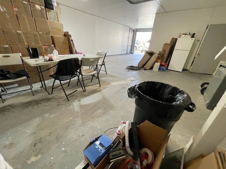 More Photos Of 21352 Nordhoff St, Chatsworth Light Manufacturing For Sale