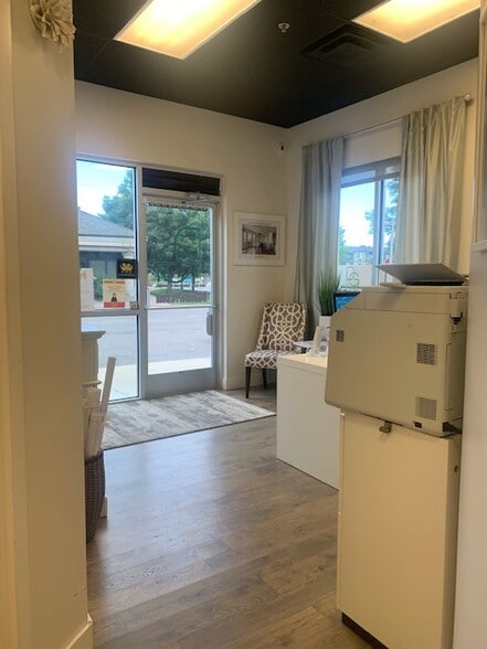 More Photos Of 12295 N Pennsylvania St, Thornton Flex For Lease