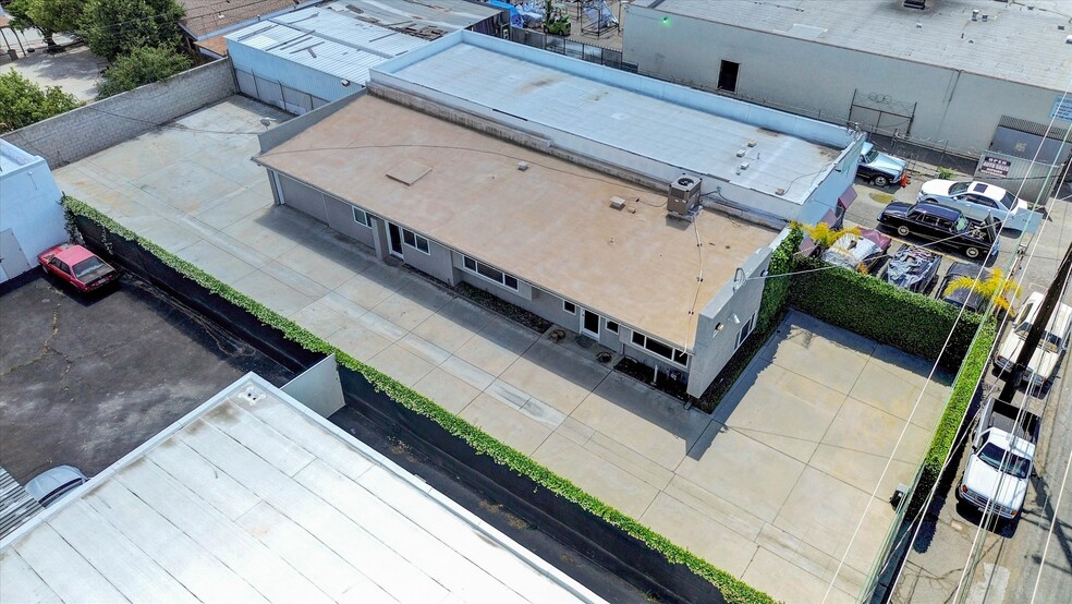 Primary Photo Of 7448 Deering Ave, Canoga Park Industrial For Sale