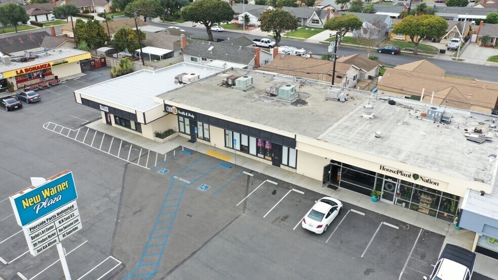More Photos Of 17055 Newland St, Huntington Beach Unknown For Lease