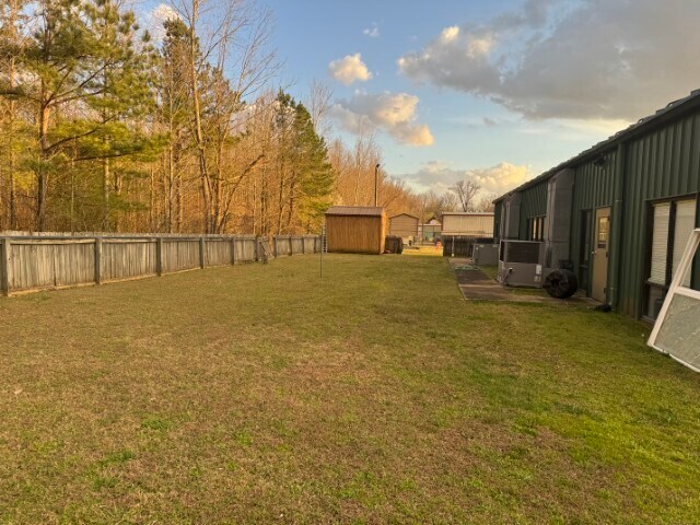 More Photos Of 100 Commercial Dr, Atoka General Retail For Sale