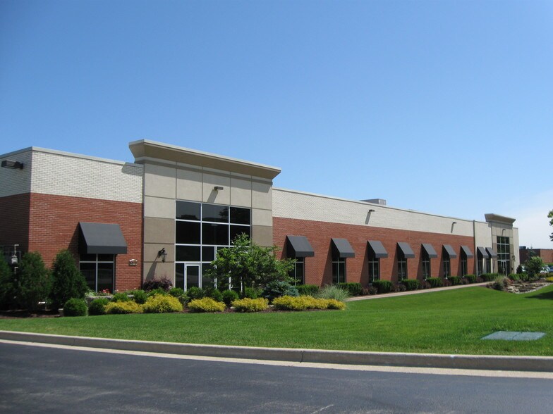 More Photos Of 145 Tower Dr, Burr Ridge Light Distribution For Sale