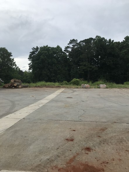 More Photos Of 3210 Moon Station Rd, Kennesaw Manufacturing For Sale