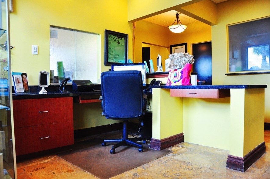 More Photos Of 12460-12468 W Atlantic Blvd, Coral Springs Medical For Lease