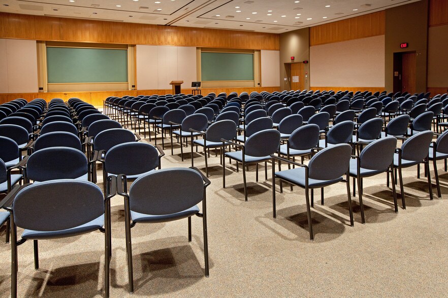 More Photos Of 3225 Gallows Rd, Fairfax Medical For Lease