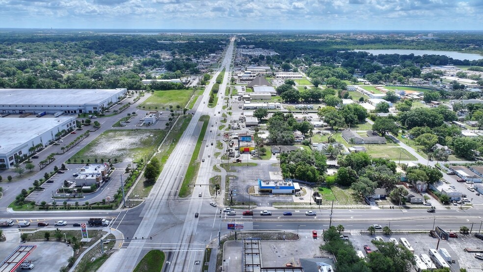 More Photos Of 2016 W Memorial Blvd, Lakeland Auto Repair For Lease