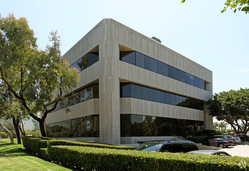More Photos Of 3991 MacArthur Blvd, Newport Beach Office For Lease
