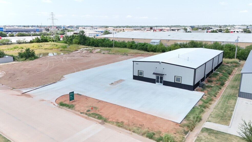 More Photos Of 5001 Bishop Dr, Oklahoma City Warehouse For Lease