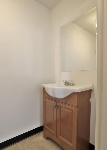 More Photos Of 6400 Seven Corners Pl, Falls Church Office For Sale