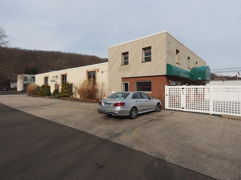 More Photos Of 180 Amity Rd, Woodbridge Freestanding For Lease