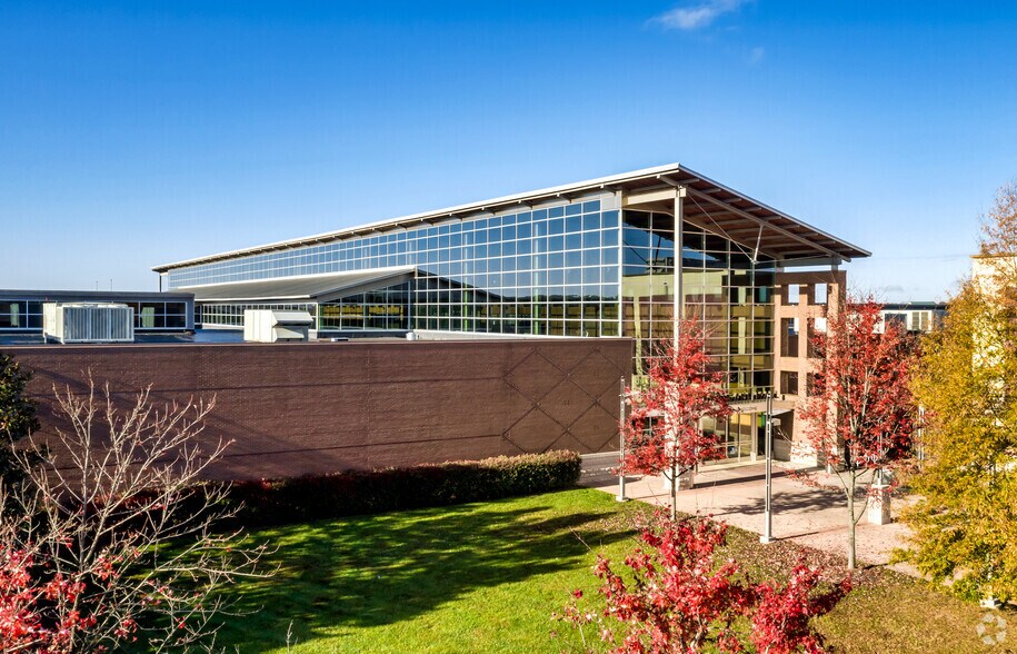 More Photos Of 6801-7135 Northlake Mall Dr, Charlotte General Retail For Lease