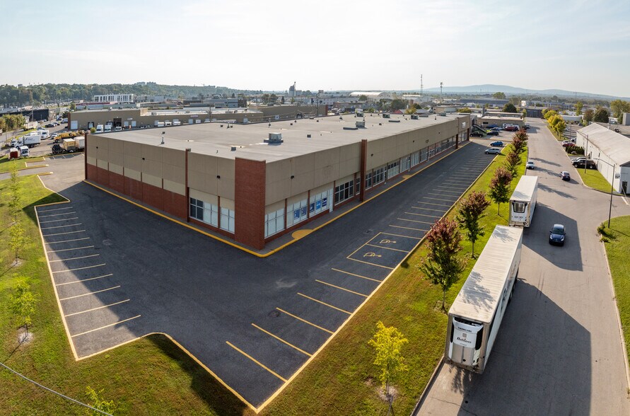 More Photos Of 1255 Rue Des Artisans, Québec Distribution For Lease