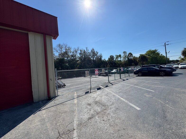 More Photos Of 2420 Concorde Dr, Fort Myers Warehouse For Lease