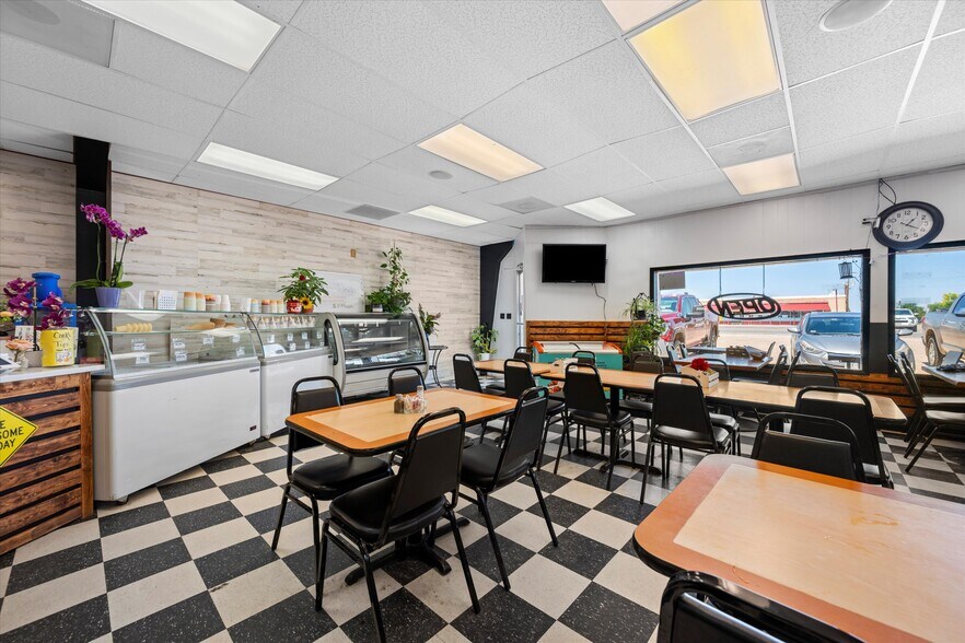 More Photos Of 614 W Central Ave, Wiggins General Retail For Sale