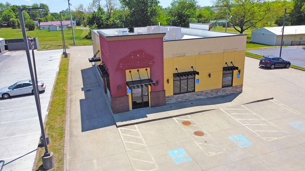 Primary Photo Of 730 E Broadway St, Campbellsville General Retail For Lease