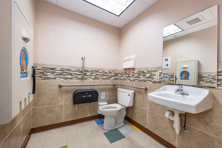 More Photos Of 829 Goethals Dr, Richland Office For Lease