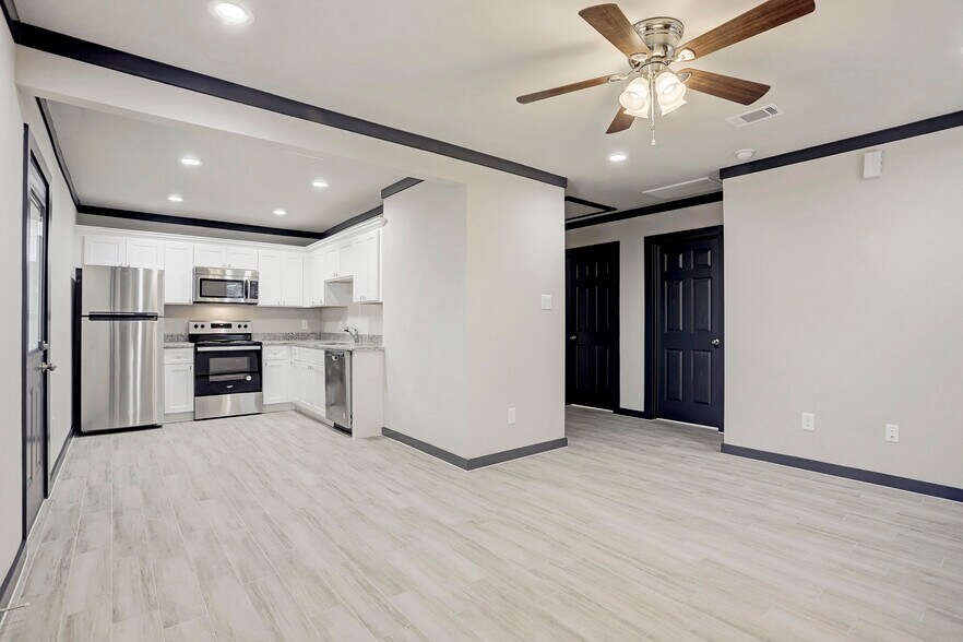 More Photos Of 4610 Denmark St, Houston Multifamily For Sale