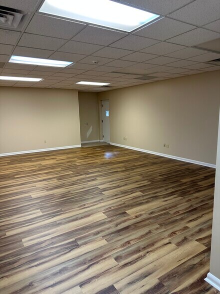 More Photos Of 3160 State St, Blacksburg Manufacturing For Lease