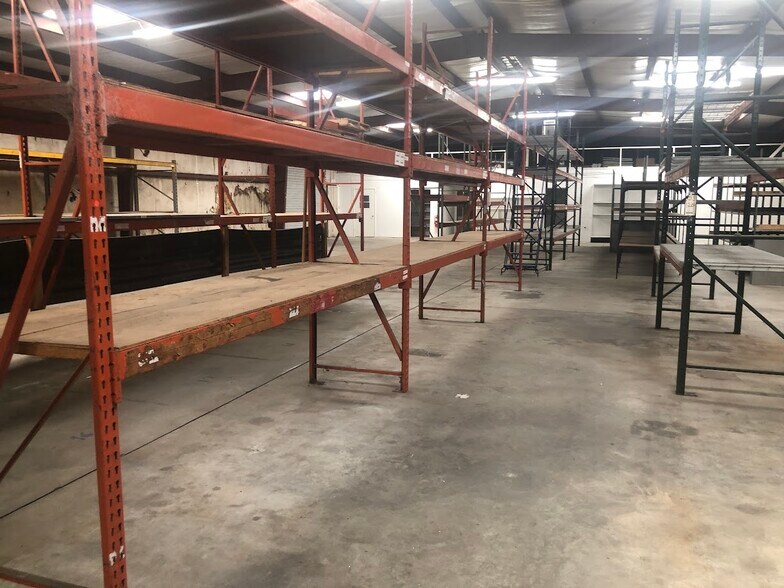 More Photos Of 489 Southgate Rd, Dothan Warehouse For Lease